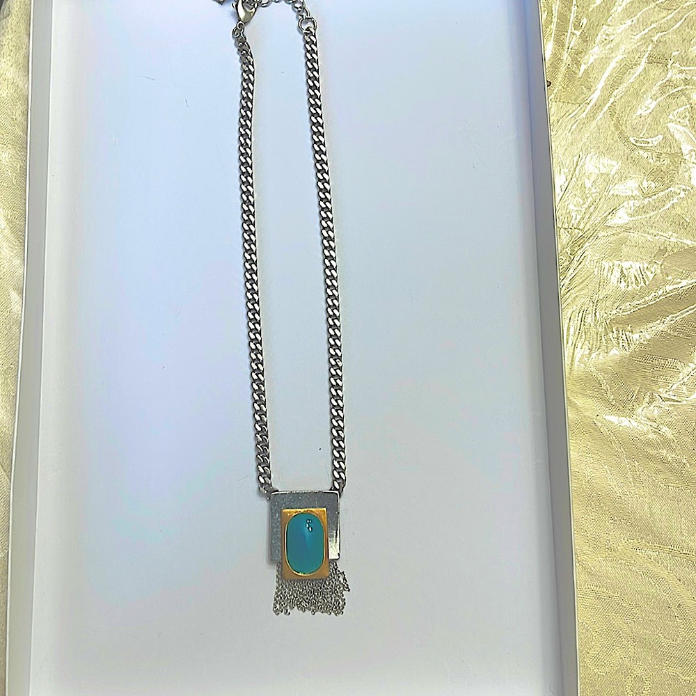 Beautiful Original JEWEL MINT Silver necklace - NEW